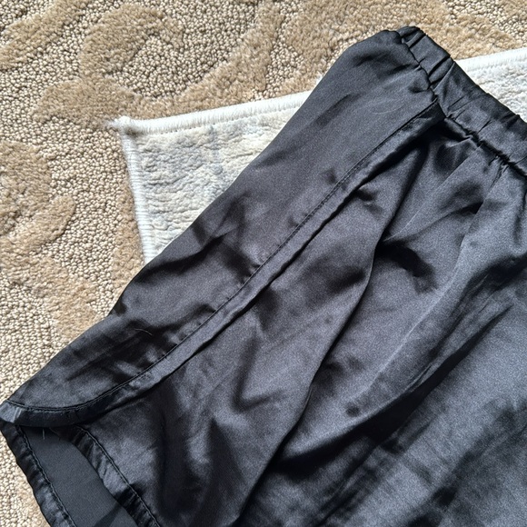 Silky pajama set. XLarge - Picture 2 of 8